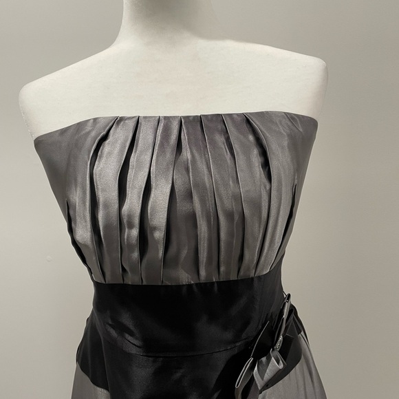 Elegant Strapless Dress - Picture 3 of 5